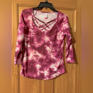 No boundaries tie dye v neck top
